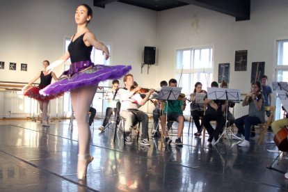 Un ensayo del ballet que llega hoy al Auditorio