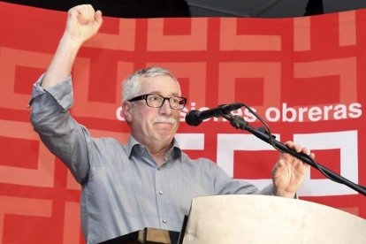 El secretario general de CCOO, Ignacio Fernández Toxo, durante el acto central de la conmemoración del 40 aniversario de la legalización del sindicato hoy en Villablino.