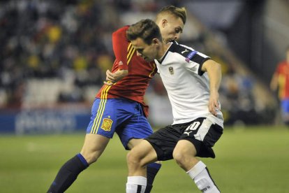 Gerard Deulofeu gozó de las mejores ocasiones pero falló en el remate final. MANU