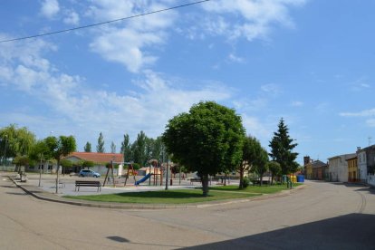 Imagen de la plaza de la localidad de Villar del Yermo, del municipio de Bercianos del Páramo. MEDINA