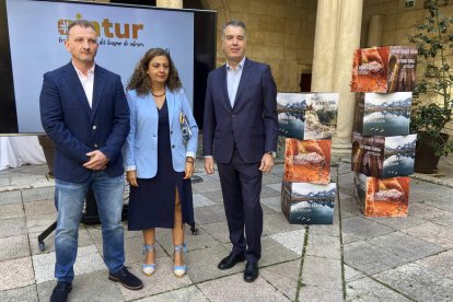 Octavio González, Mercedes Escudero y Alberto Alonso. RAMIRO