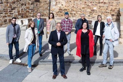 Fotografía de la lista del PSOE a las elecciones en Astorga. DL