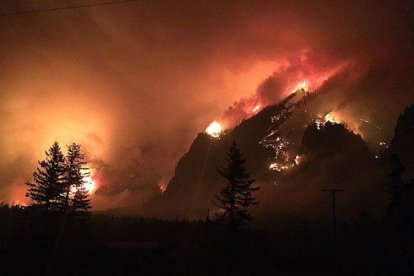 Aspecto del incendio provocado por el menor de 15 años y que calcinó más de 4.000 herctáreas en el cañón del río Columbia (Oregón, EEUU).