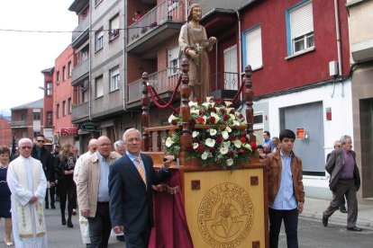 Cuatrovientos sacó ayer en procesión a San José Obrero.