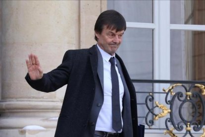 El ministro Nicolas Hulot abandona el Palacio del Elíseo.