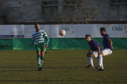 El CD La Virgen mereció un mejor resultado de su partido en Almazán. FERNANDO OTERO