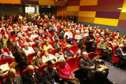 El escritor y académico leonés Luis Mateo Díez momentos antes de la presentación de la revista &laqu