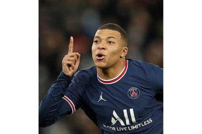 Mbappé cobra 24 millones de euros anuales en el PSG. IAN LANGSDON