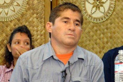 Jóse Salvador Alvarenga, con el pelo ya cortado tras su odisea en el Pacífico.