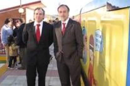 Nicanor Sen y Dimas Sañudo, en la visita al tren de la diversidad