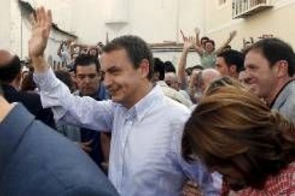 Zapatero, acompañado por la candidata a Orihuela, Antonia Moreno