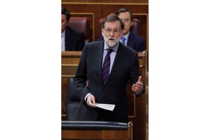 Rajoy, en la sesión de control al Gobierno. JUAN CARLOS HIDALGO