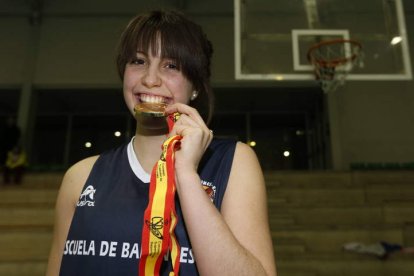 Paula añade a su condición de campeona de España por selecciones autonómicas la de internacional.