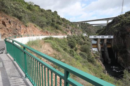 Renovado acceso a la Fuente del Azufre. L. DE LA MATA