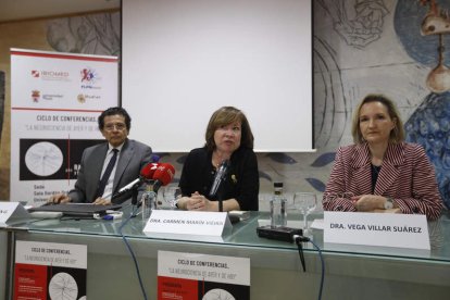 José Cosamalón, Carmen Marín y Vega Villar. FERNANDO OTERO