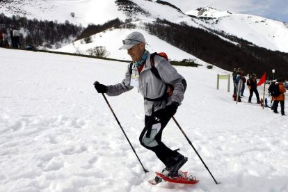 Salva Calvo afrontará en el Himalaya su reto deportivo más exigente. Lo hará junto a su amigo el gallego Jesús Martínez. DL