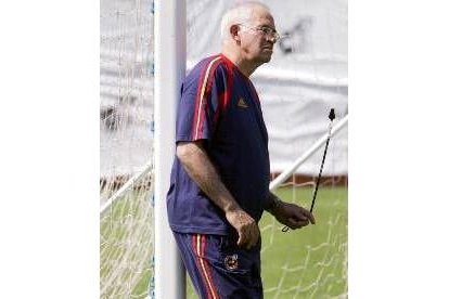 Aragonés ayer, en el entrenamiento en la ciudad deportiva del Valencia