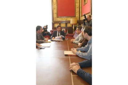 Puente se reunió con los representantes de los trabajadores. D. D. M.