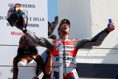 Andrea Dovizioso celebra su victoria en el GP de San Marino