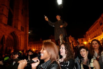 La procesión de Genarín reventará las costuras del casco histórico de León. JESÚS F. SALVADORES