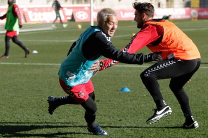 La presencia de Yosuke Ideguchi mañana frente al Atlético Osasuna no es segura al faltar un documento para cursar su ficha. SECUNDINO