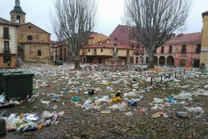 Estado de la plaza del Grano esta mañana