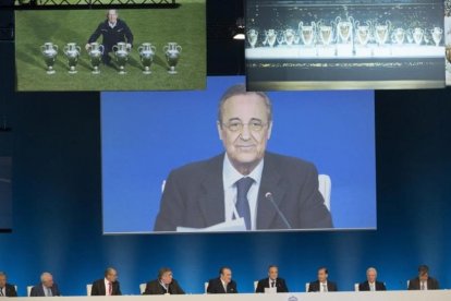 Un momento de la asamblea del Madrid celebrada este domingo.