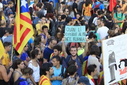 Jóvenes manifestándose el pasado 3 de octubre con motivo de la huelga general.