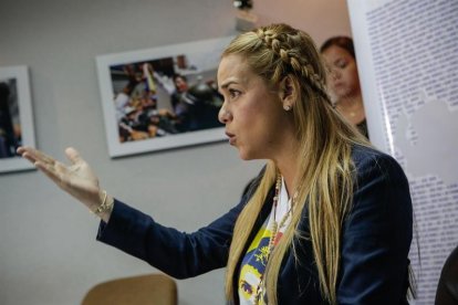 En la imagen un registro de Lilian Tintori, esposa del dirigente opositor preso Leopoldo López, en Caracas (Venezuela).