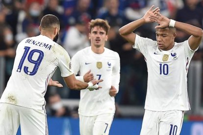 Karim Benzema, Antoine Griezmann y Kylian Mbappe conforman el ataque de la selección gala. DI MARCO