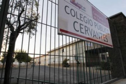 El patio del colegio Cervantes se modificará.