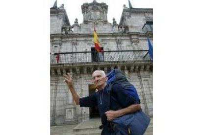 Walter Hermann Koch, ayer en la plaza del Ayuntamiento de Ponferrada