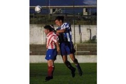 Michel durante la pretemporada midiéndose a la Deportiva en los Juncos