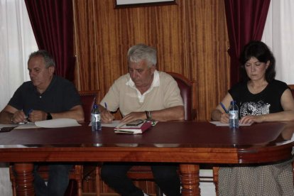 Equipo de gobierno del Ayuntamiento de Riaño. CAMPOS