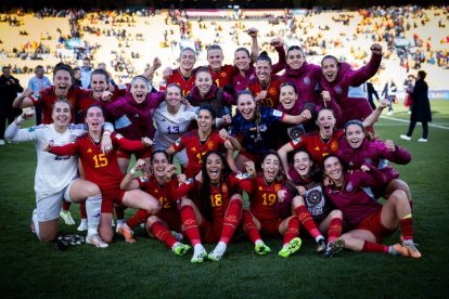 Las jugadoras españolas celebran su pase a las semifinales del Mundial. PABLO GARCÍA