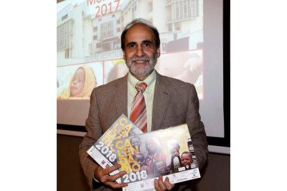 Enrique Barrio García, ayer en el ámbito cultural de El Corte Inglés. MARCIANO