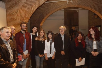 Antonio Colinas recibió ayer un homenaje en el Palacio del Conde Luna. JESÚS F. SALVADORES