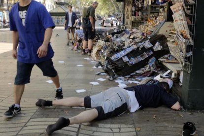 Una de las personas atropelladas en pleno centro de La Rambla.