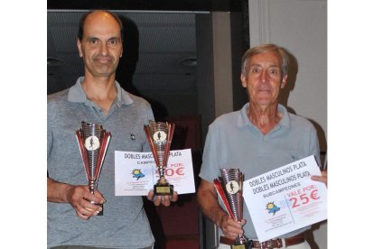 Lorenzo Béjar y Leo Santos, campeón y subcampeón de dobles Plata