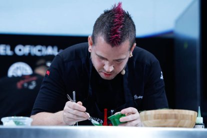 El chef madrileño Dabiz Muñoz durante una ponencia en la 21 edición del congreso gastronómico internacional Madrid Fusión. CHEMA MOYA