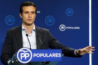 Pablo Casado, del PP, durante la rueda de prensa.