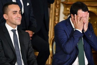 El ministro de Trabajo e Industria de Italia, Luigi di Maio, y el máximo responsable de Interior, Matteo Salvini, durante la ceremonia de constitución del Ejecutivo, en Roma, en junio del año pasado.