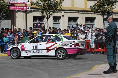 Samuel Fernández (BMW 325I), piloto de la Clase 4. JESÚS F. SALVADORES