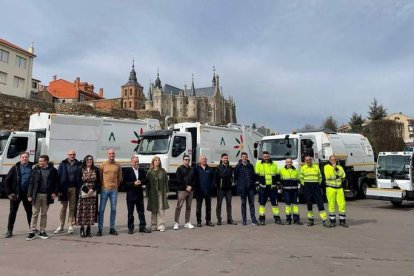 Presentación de los nuevos vehículos de la empresa de la basura Ecoastúrica, de Astorga. MEDINA