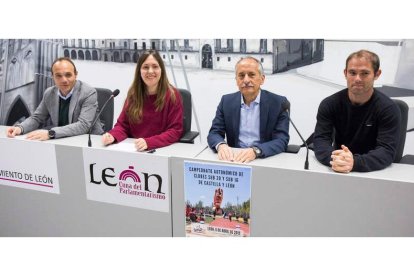 Óscar Villacorta, Marta Mejías, Julio de Paz y Eduardo Martínez presentaron el campeonato. FERNANDO OTERO