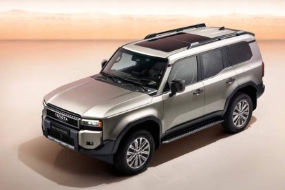 ‘Vuelta a los orígenes’… duro y robusto el aspecto estético del nuevo Land Cruiser, con voladizos cortos y redondeadas esquinas para potenciar la conducción 4x4. TYT