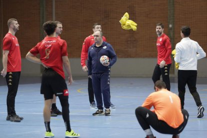 Daniel Gordo en el entrenamiento del pasado martes del Abanca Ademar. FERNANDO OTERO