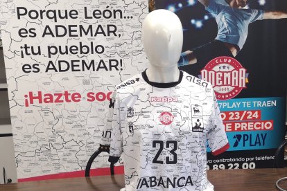 ademar camiseta