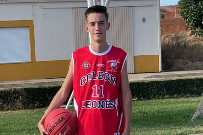 Nicolás Alija con la camiseta de la selección española U-12. DL