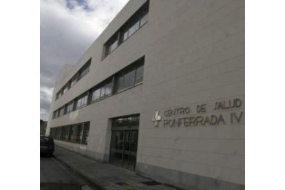 Fachada del centro de salud de Cuatrovientos.